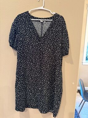 GAP Black and White Speckle V-Neck Midi Dress